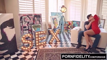 Brandi Love egy tini fiúval kupakol Thumb