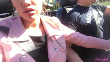 Amatőr tini csajszi a verdában szívja a barátját Thumb