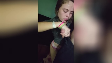 18 esztendős tini punci szopkodja a brokit Thumb