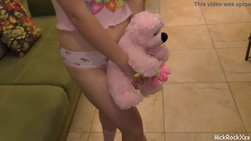 Kívánnivaló 18 esztendős tini picsa a szomszédból Thumb