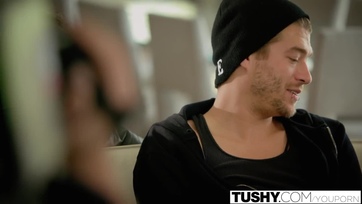 Szexis pláza bige tini suna dupla répát kap Thumb