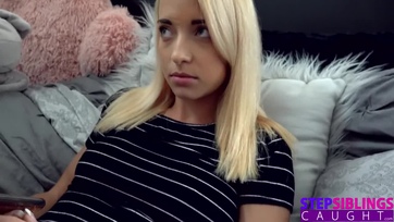 18 esztendős húgimmal rosszalkodok titokban Thumb