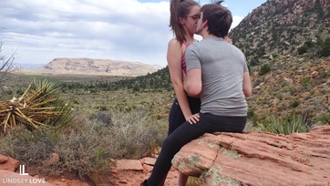 Amatőr kiscsaj orálisan kényezteti a répát Thumb