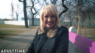 Szexis hatalmas mellű nagymami alaposan megbaszva! Thumb