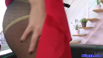 Vadító tini pina egy vén fickóval kupakol Thumb