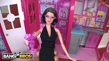 Charley Chase kipróbálja milyen a hatalmas csoki virsli Thumb