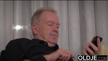 Érett répa a 20 esztendős csábító lányával kúr Thumb