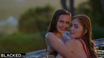 Tini csajszik és a jókora színes bőrű kolbász Thumb