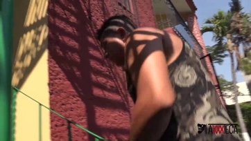 Formás Seggű magyar tini bigét jól popsin dugja a mostoha apuja Thumb