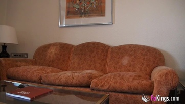 A nagymellű milf feleség filmre veszi, amint a tini sráccal kufircol Thumb