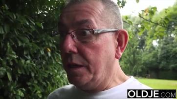 Pajzán öreg pasi és a faszéhes szöszke tini pina hancúrja Thumb