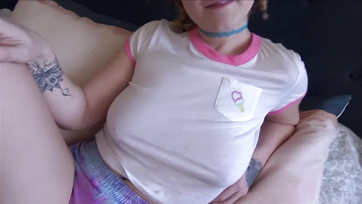 Szexmániás csaj és a szégyenlős fickó tinder randija Thumb