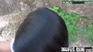 Publikus amatőr dugás és cumizás az utcán egy magyar milf luvnyával Thumb