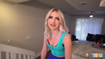 Ruhátlanul masztizik és szívja a kőkemény faszt a 18 esztendős kiscicis tini Thumb