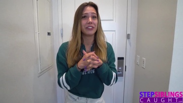 Basznivaló szöszke mostoha hugica pirkadatkor a giganagy dákómra húzva Thumb