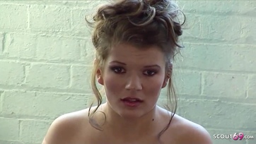 Apácska és a mostohafia közösen farkalják meg a ribi milf összes lyukacskáját Thumb