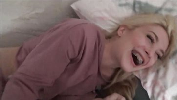 Játszadoztunk egy nagyot a kis kéjenc mostohahugimmal Thumb