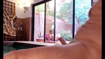 A mostoha fiacskám elővette az acélos farkát és elkezdte rángatni amíg engem kukkolt Thumb