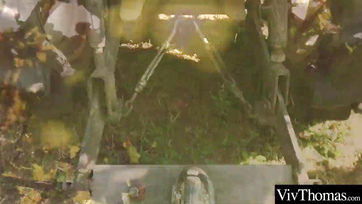 Kívánnivaló kínai suna és a csöcsös magyar roma csaj nyalakodása Thumb