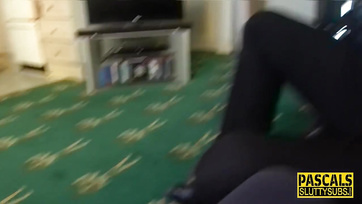 Szerteszéjjel ujjazta, pofozta és kefélte a kiskeblű szöszike bigét Thumb