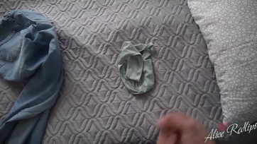 A mostoha bratyóm ráélvezett a bugyimra és hagytam hogy meghágja a popsimat Thumb