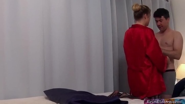 Buja mostoha anyuka tanítja a fiacskáját hemperegni de folyton a rossz likába helyezi Thumb