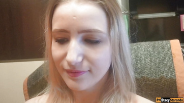 A tini picsa lekamerázta amint leszívja a faszija brokiját Thumb