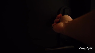 A faszéhes nevelő muterom a fenekével ráült a giganagy pöcsömre Thumb