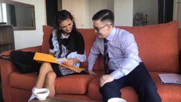 Korrepetálás helyett inkább megcsócsálta a punciját és seggbe baszta a cukimuki tini kiscsajt Thumb