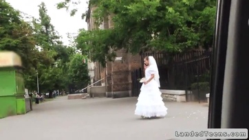 Az ismeretlen pasi pöcsén táncolva lelt vígaszra a csupasz puncis magyar fruska Thumb