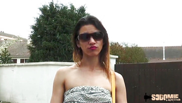 Hazacipelte és durván megkúrta a hosszú combú csaj minden lyukacskáját Thumb