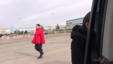 Magyar lányka az utcán összeszedve és a furgonban brutálisan megpakolva és arcocskán lövellve Thumb