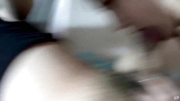 Egy amatőr tinicsaj oboája és mélytorkozása - pornóvideó Thumb