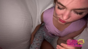 Alaposan megdugtam és teleélveztem a fiatal mostohanővérkém borotválatlan puncikáját Thumb