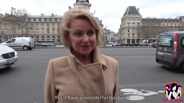 A gyönyörű kiéhezett érett feleség bevállalta hogy 3 pali durván meghágja a hátsóját Thumb