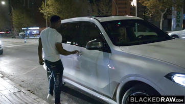 A szexmániás szőkehajú csaj happolt egy megdagadt fütyit a passzentos lyukacskájába Thumb