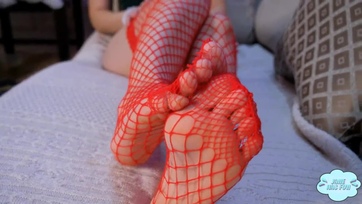 A nőm ebben a ruciban várt haza és esdekelt hogy kuffantsam meg a szukás pinácskáját Thumb