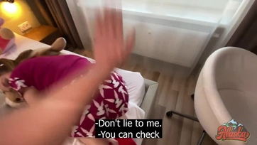 A nevelőapám bevágtázott a hálószobámba és szaftosra döngette a szúrós punimat Thumb