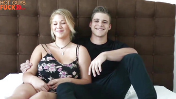 Egy 18 esztendős fiatal csajszi és egy jókötésű fiatal fiúcska hardcore baszása Thumb