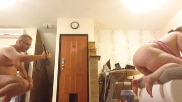 Beverte a magyar születésű hölgyecske pinájába a dákóját aztán ráspriccelt a gigantikus fenekére Thumb