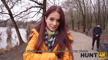 Hazaballagott a pasival a szexis magyar származású bige és megvillantgatta neki a borotvált pinácskáját Thumb