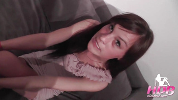 Rámozdult a brokira a tündibündi kiscsöcsű tini ribanc az első szexcastingján Thumb