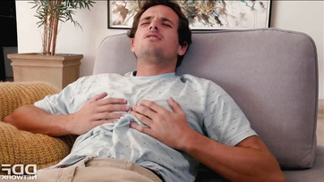 Megkívánta a neveltkölyke farkát a nagymellű platinaszőke menyecske Thumb