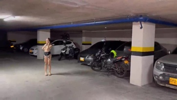 Benyálazta a falloszomat a kocsitárolóban a spanyol suna és rimánkodott hogy vágjam be az ánuszába Thumb