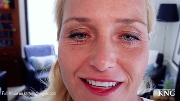 Magyar nevelő anyuka beindul a fiacskája eres faszától és úgy dönt keményen megmássza Thumb