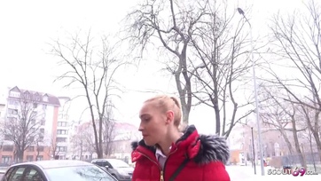 Felvitte magához az ügynök a szexi budapesti tini kiscsajt és betolta a kolbászát a nunájába Thumb