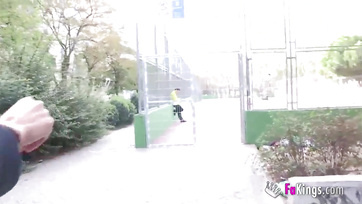 Bevezette a szex rejtelmeibe a fiatal férfit a szexi spanyol némber Thumb