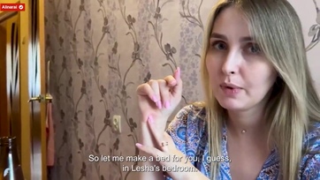 A cimbim szexis anyucija mezítelenül bekúszott este az ágyikómba és nekifogott szopizni a faszomat Thumb