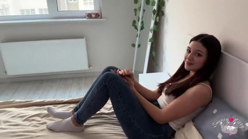 A barinőcském vonzó férje széjjeltépte a gatyeszomat és szerteszét kuffantotta a faszéhes puncuskámat Thumb