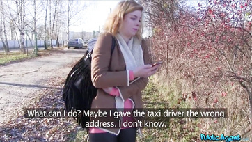 Egy kis kápéval könnyen rábeszélte az idegen cicát egy kis cidázásra Thumb